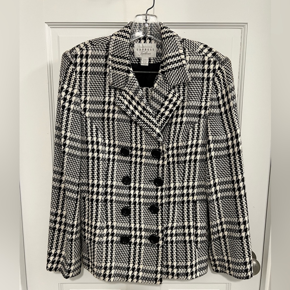 Express Black and White Houndstooth Women's Jacket and mini skirt